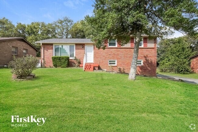 Building Photo - 3710 Plantation Dr