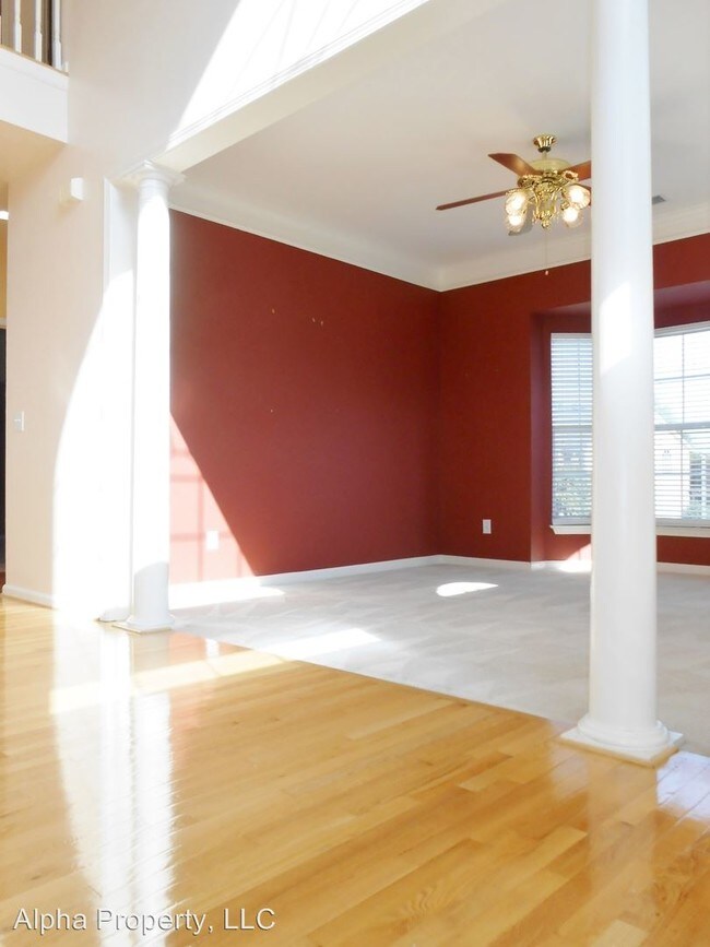 Building Photo - 5 br, 3 bath House - 1205 Carriage Park Cir