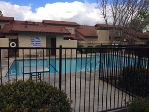 Building Photo - 6700 Nottingham Ln