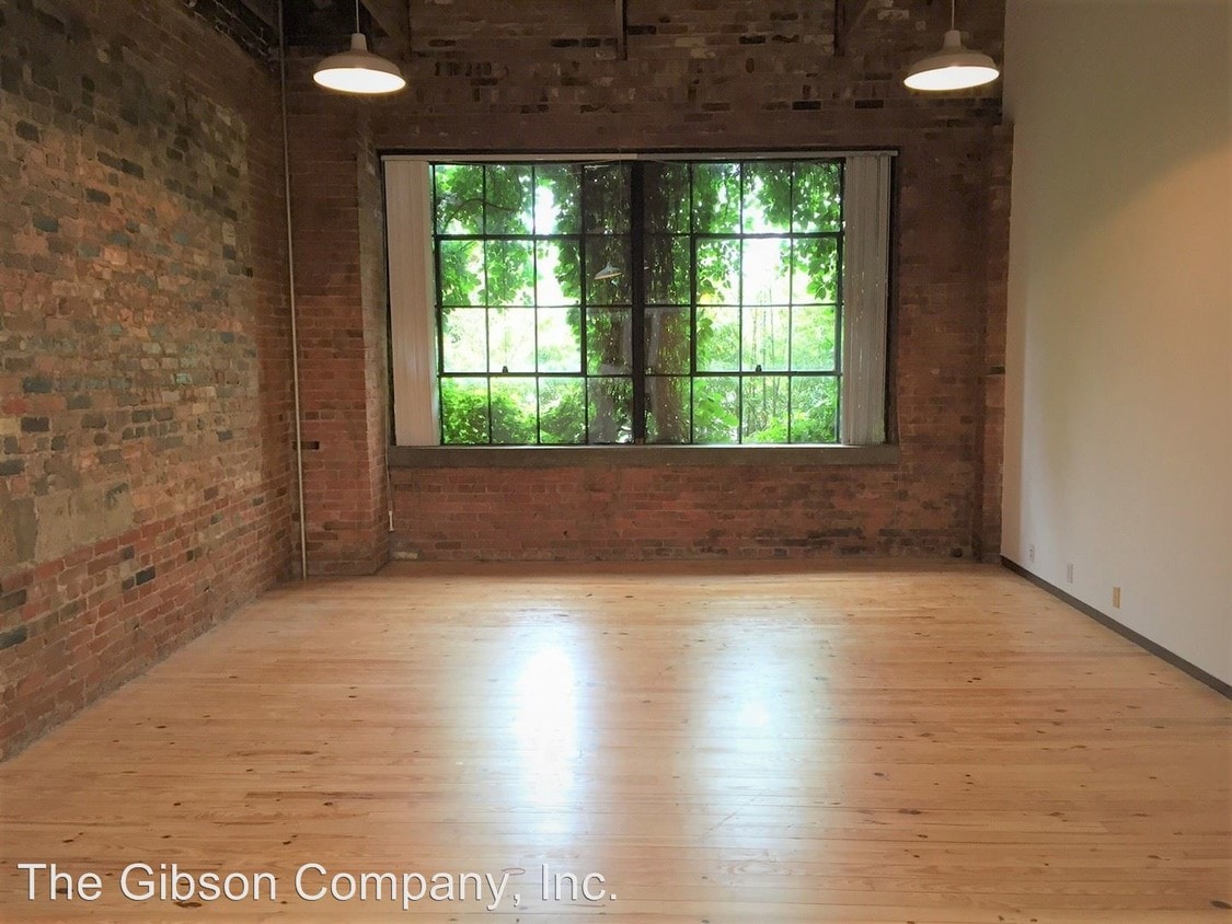 Building Photo - 4118 Commerce St