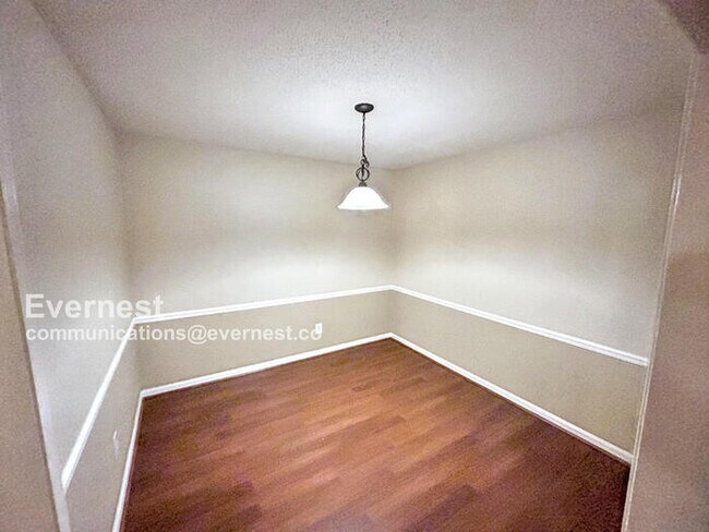 Foto del edificio - Cozy 2-Bedroom Condo in Hoover / Pet-Frien...