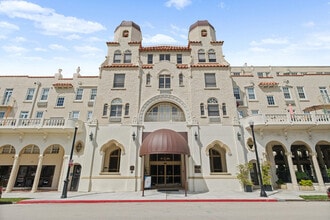 Building Photo - 235 Sunrise Ave