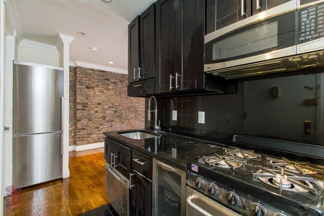 Building Photo - 115 Mulberry St
