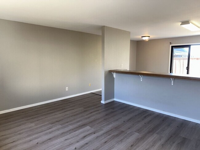 Foto del edificio - 2512 Albee St