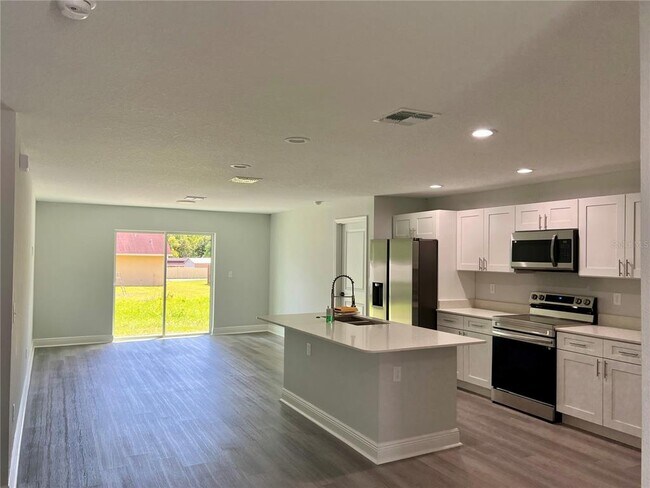 Building Photo - 13609 Markhan St