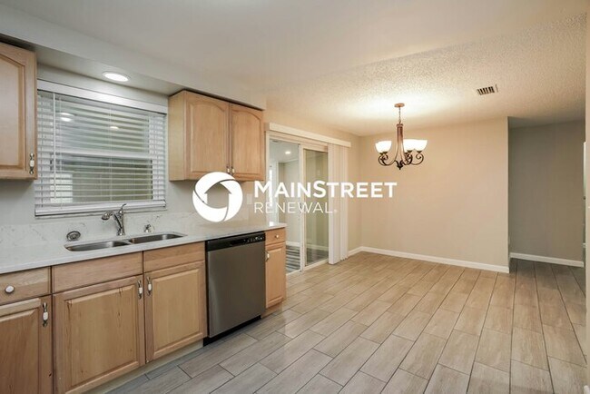 Foto del edificio - 16003 Woodpine Dr