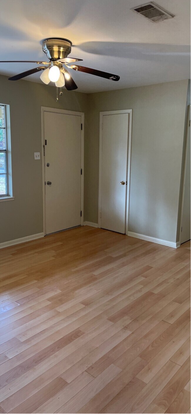 Building Photo - 605 Brookhaven Ct
