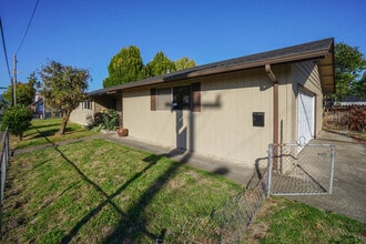 Building Photo - 1168 30th Ave