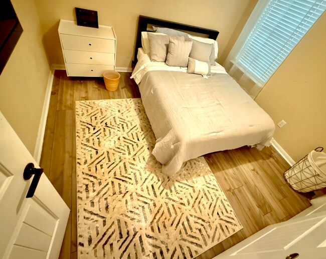 Foto del edificio - 3211 Bainbridge Hill Ln