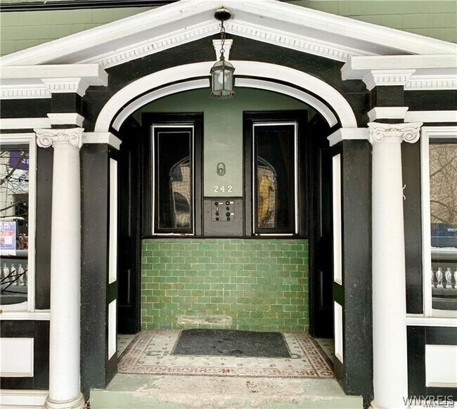 Building Photo - 242 Bryant St