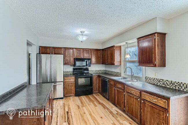 Building Photo - 1149 14th St W