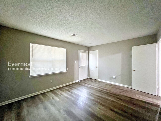 Building Photo - 2909 Caffey St