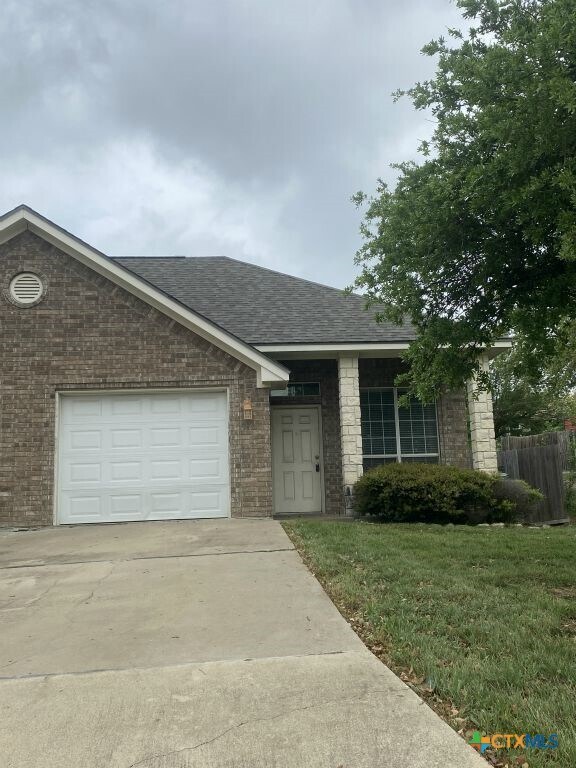 Foto del edificio - 816 Twin Oaks Dr