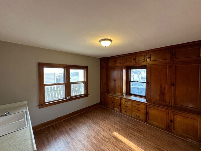 Building Photo - 2855 N 46th St. (Duplex)