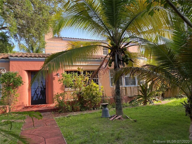 Foto del edificio - 1516 SW 12th St