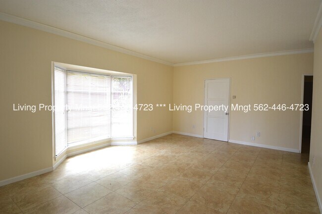 Foto del edificio - 2124 E Bermuda St