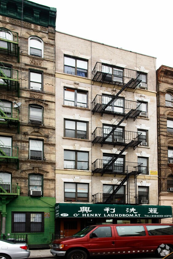 Building Photo - 37 Henry St
