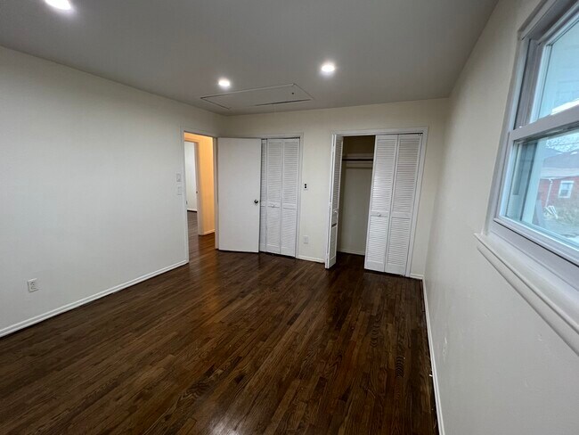 Building Photo - 124 Nassau Ln