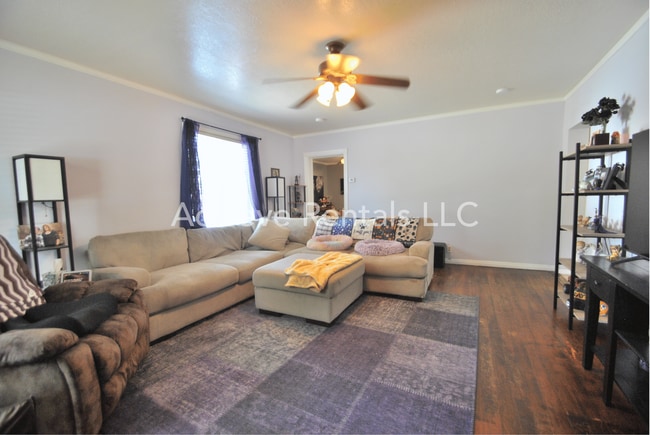 Building Photo - 328 N 200 W