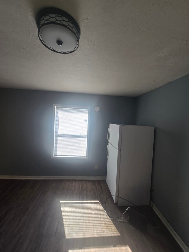 Foto del edificio - 21648 Gailine Ave