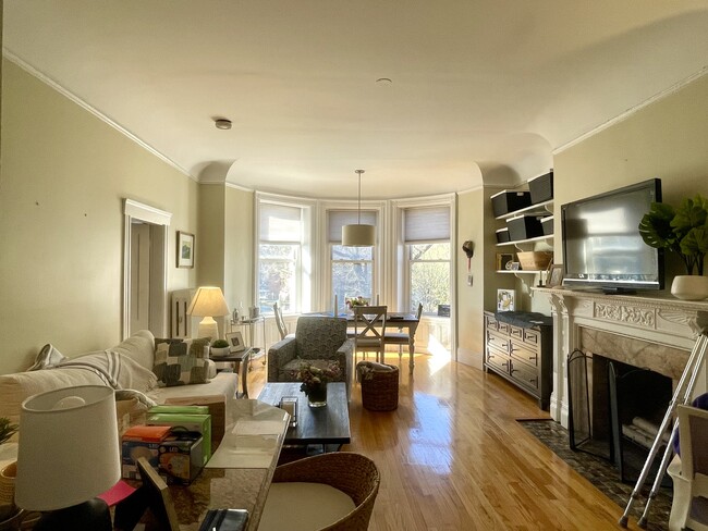 Building Photo - 362 Commonwealth Avenue