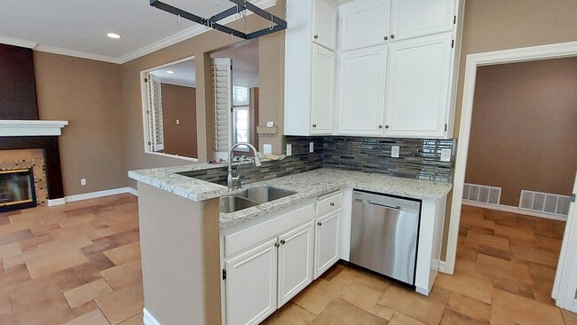 Foto del edificio - 1569 Avenida Guillermo