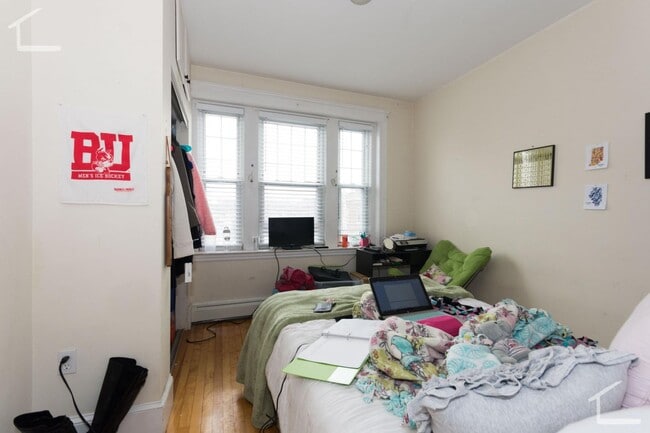 Building Photo - HOT BROOKLINE LISTING!!!!!