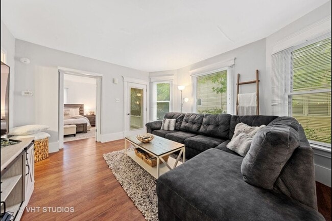 Living Room Pic 2 - 219 Center St