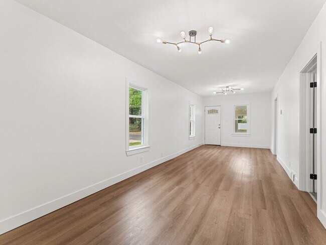 Foto del edificio - 8534 Orchard Ave