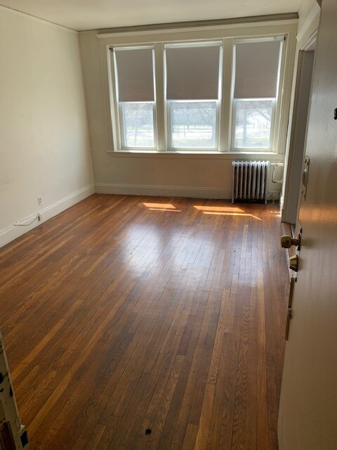 Primary Photo - 211 Park Dr