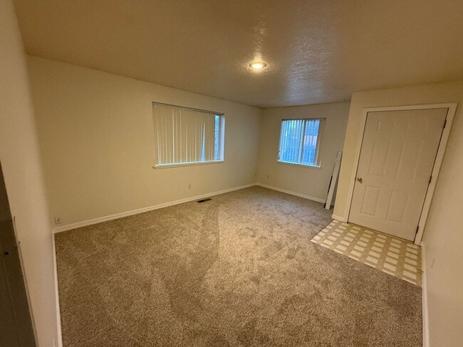 Building Photo - 180-190 NE 10th St