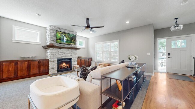 Foto del edificio - 3912 Quail Ave N