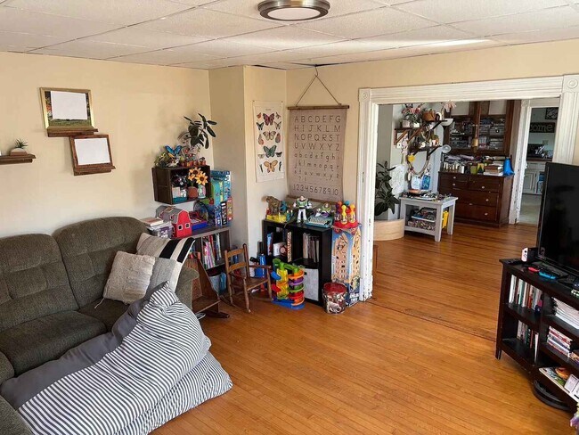 Foto del edificio - 465 E High St