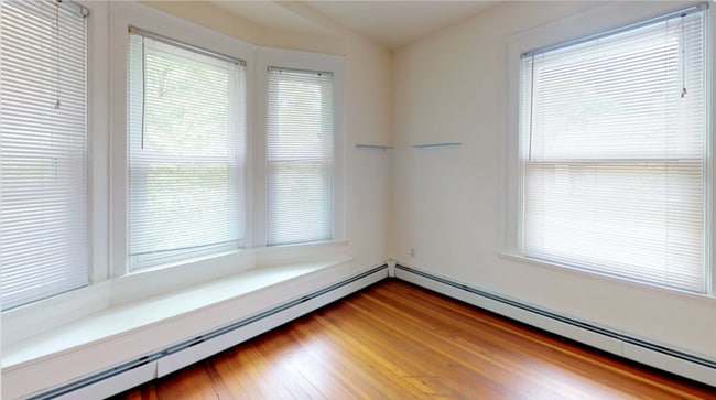 Building Photo - 10 Langdon St