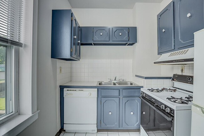 Foto del edificio - 3036 Urwiler Ave
