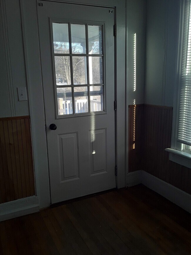 Building Photo - 87 Allen St