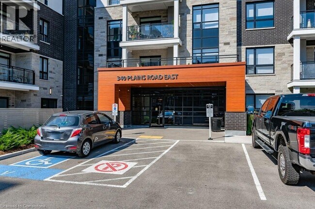 Photo du bâtiment - 340 Plains Rd E