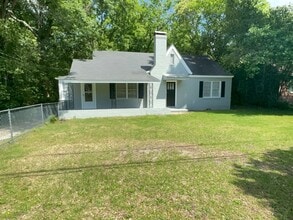 Building Photo - 120 Munson Dr