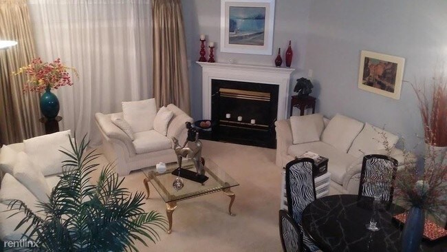 Foto del edificio - 2 br, 2 bath - 16 Birch St