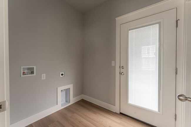 Foto del edificio - Beautiful new 2-story home features 2 BR/2...