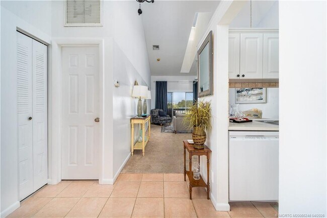 Foto del edificio - 1637 NE Nautical Pl