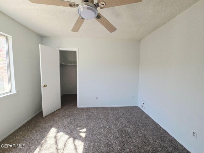 Building Photo - 6625 Escondido Dr