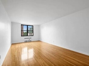 Building Photo - 2 West End Ave