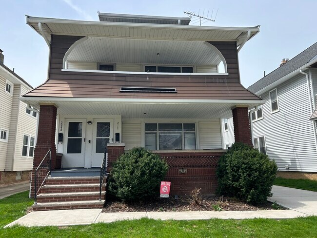 Foto del edificio - 2082 Lewis Dr