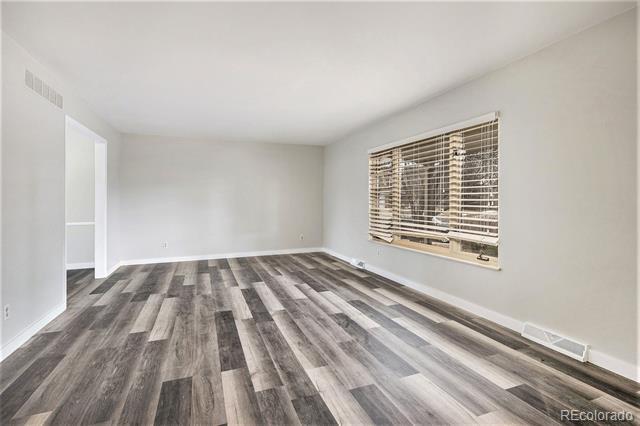 Foto del edificio - 8345 E Hinsdale Ave