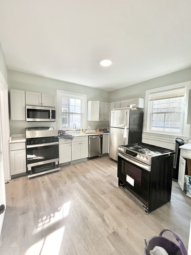 Building Photo - 49 Forbes St