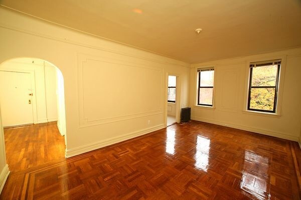 Foto principal - 7430 Ridge Blvd