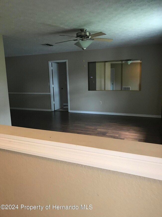 Foto del edificio - 2377 Arlee Ln