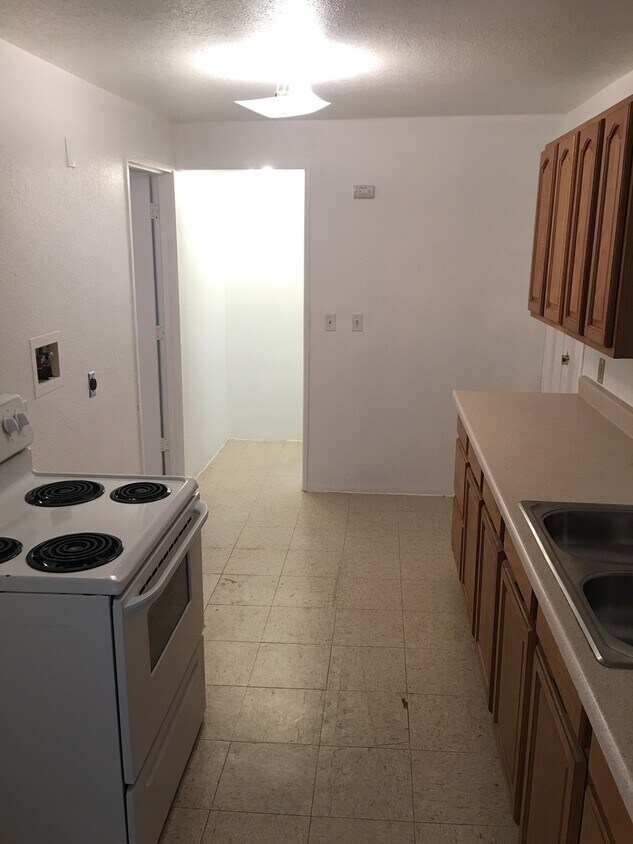 Foto del edificio - 2 bedroom 1.5 bathroom duplex - Mills Addition