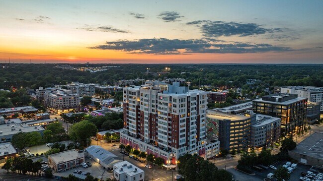 Building Photo - Downtown Raleigh Penthouse with Stunning View
